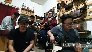 90&#39;s Song! Splender - I Think God Can Explain (Live Acoustic Cover by Erka feat Boyan)