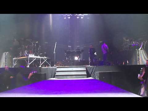 Linkin Park Soundcheck - LPU Summit Amsterdam  - "Burn it down" & "A place for my head"