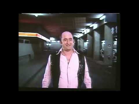 Mai Dire Story - Alex Drastico (Antonio Albanese) apre una palestra