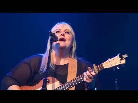 Lyn Bowtell - Fields Of Gold