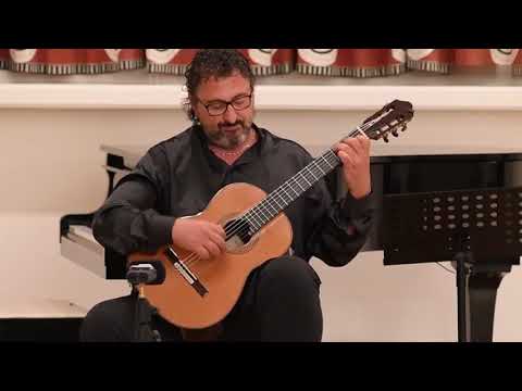 Aniello Desiderio plays Rossiniana no.1 (Mauro Giuliani)