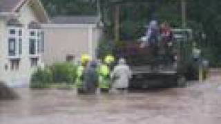 preview picture of video 'Bromyard floods 20th July 2007'