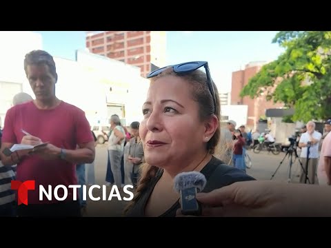 Familiares de presos políticos venezolanos esperan liberación en el Helicoide | Noticias Telemundo