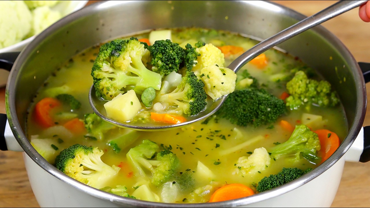 Gemüsesuppe mit Brokkoli und Blumenkohl by Essen Kochen — recipe photo