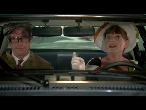 Olsen-banden deruda' (1977) - Yvonne i køreskole