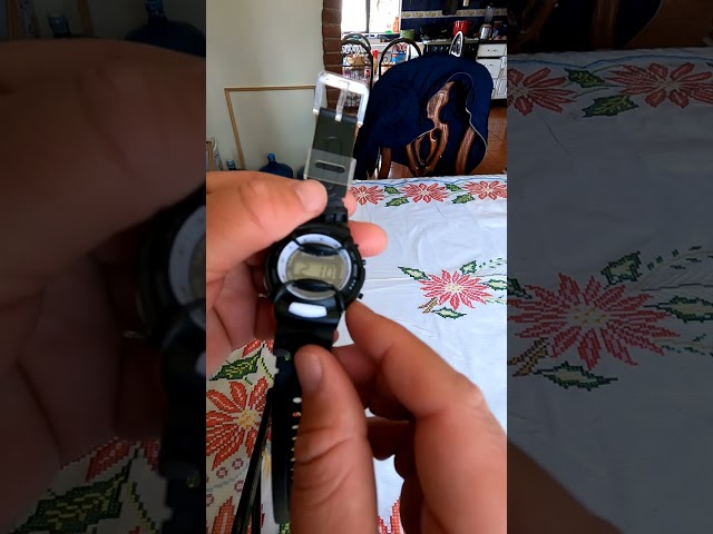 Vídeo relacionado con Well Home Reloj de sobremesa diseño Bicileta en Metal Blanco 33,5x8x23,5cm