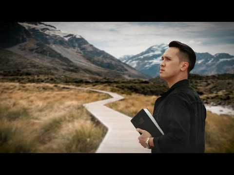 Phuong Dao - "DER SCHMALE WEG" prod. by AQbeatz [Official Lyric Video]