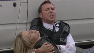 Download lagu The Bill: Kerry Young Is Shot By Gabriel Kent (20th & 21st October 2004) 1/2 mp3