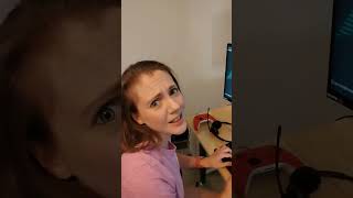 she uses arch btw