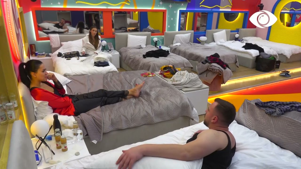 Luizi gjen bananet e Kristit dhe ua shpërndan banorëve