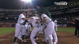 Moss delivers with walk-off homer in 19th