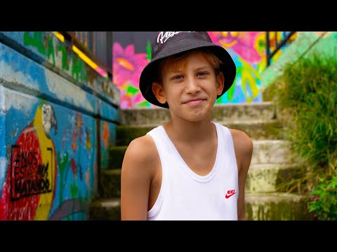 La Comuna 13: El peligroso barrio que se transformó con arte | MEDELLÍN 🇨🇴