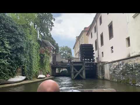 NA VLTAVĚ( komentovaná projížďka)