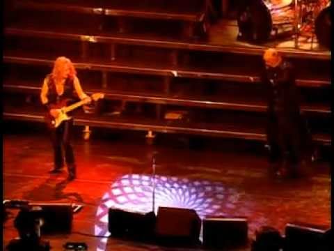 judas priest 2005 rising in the east  completo