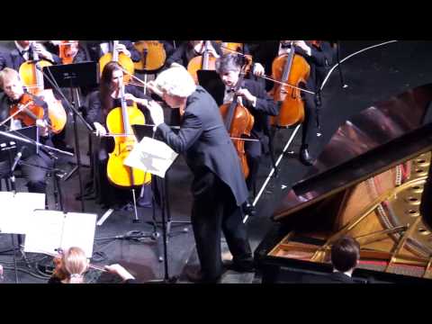 Andrew Staupe plays Mozart's Piano Concerto No. 23 in A with the Ludwig Symphony Orchestra