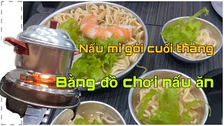 Nấu mì gói cuối tháng bằng bộ đồ chơi nấu ăn | BikiniStoreVN