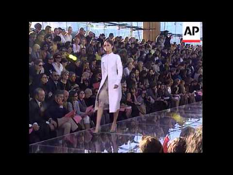 ENTERTAINMENT DAILY: ENT4- PARIS FASHION