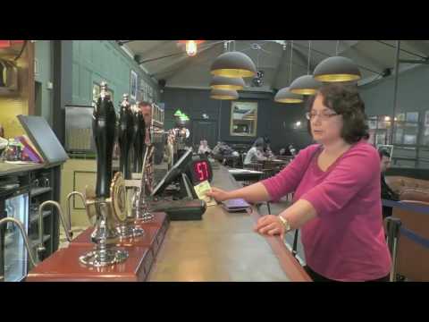 download lagu mp3 mp4 Pub Customer Service, download lagu Pub Customer Service gratis, unduh video klip Pub Customer Service