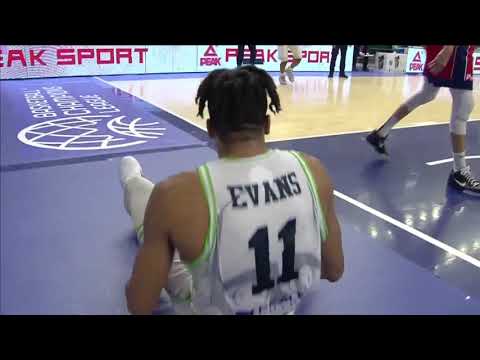 Tough Call 4: Dinamo Sassari v BAXI Manresa - No-charge semicircle