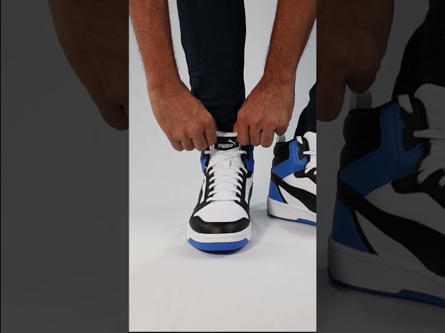 Vídeo relacionado con PUMA Rebound V6, Zapatillas Unisex adulto, Puma White Puma Black For All Time Red, 45 EU