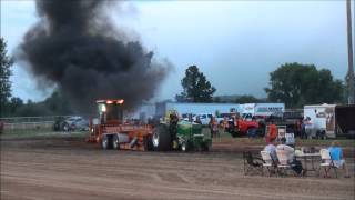 preview picture of video 'MTTP PULLS MOUNT PLEASANT JULY 2013 SUPER FARM TRACTOR CLASS'