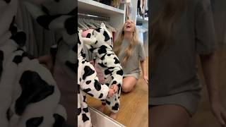 My pregnant wife’s reaction to our daughter wearing the CUTEST costume… 🥹😂 #kayandtayofficial My pregnant wife’s reaction to our daughter wearing the CUTEST costume… 🥹😂 #kayandtayofficial