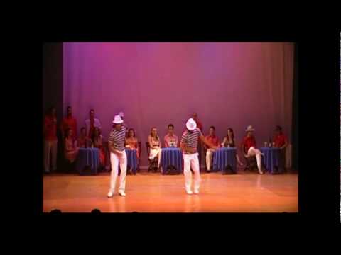 Esquentando os Tamborins