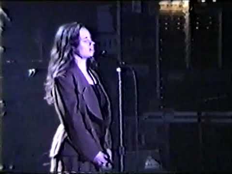 10,000 Maniacs Live at Town & Country Club in London - November 28, 1990 (Full Performance)