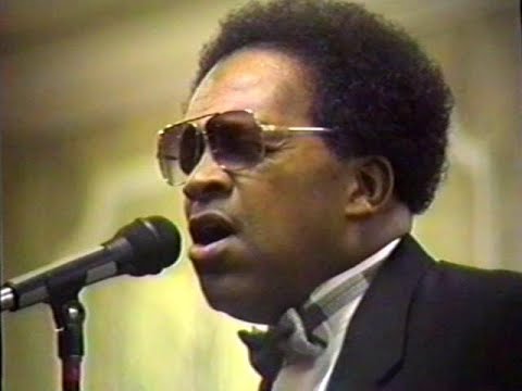 Bobby Thomas' Orioles "In The Chapel In The Moonlight"  Live - 1992