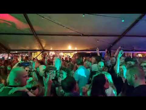 Fraulein Z playing Joy Kitikonti