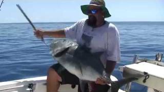 preview picture of video 'Fishing for Marlin GT's Spaniards in a Trailer Boat on the Great Barrier Reef'