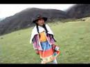 Des enfants chantent en quechua. Pampa de la quinua, Ayacucho