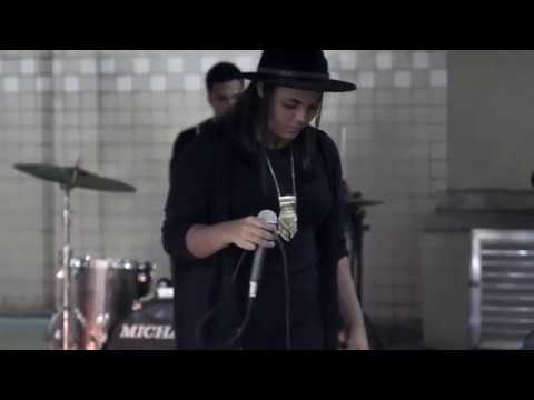 Canção do reino - Me Ama (How He Loves Us)