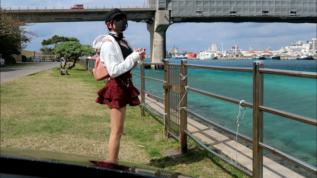 青い海が眩しい石垣島に、赤いミニスカートスタイルで一人旅(*´▽｀*)