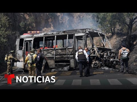 Ya son 252 los narcobloqueos en 20 estados mexicanos tras morir 'El Mencho' | Noticias Telemundo