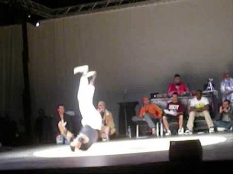 bboy junior vs crazy monkey