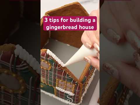 3 tips for building a gingerbread house! #cookiedesign #christmas #icing #gingerbread #royalicing
