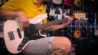 Video thumbnail for Fender American Performer Jazz Bass Arctic White USA 2019 Bass Guitar Demo by Guitarcollectors