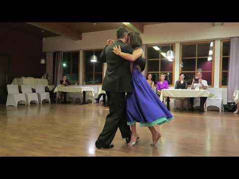  Gisela Natoli  and  Gustavo Rosas  are  dancing  to  a  milonga  in  2019