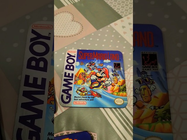Vídeo relacionado con out of The Blue KG Gameboy Classic Coaster Collection Nintendo Posavasos Juego de 4 Posavasos Jugadores Regalo Retro, 100 x 100 x 4 mm