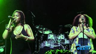 Floetry perform &quot;Hey You&quot; Live at TLA Philly