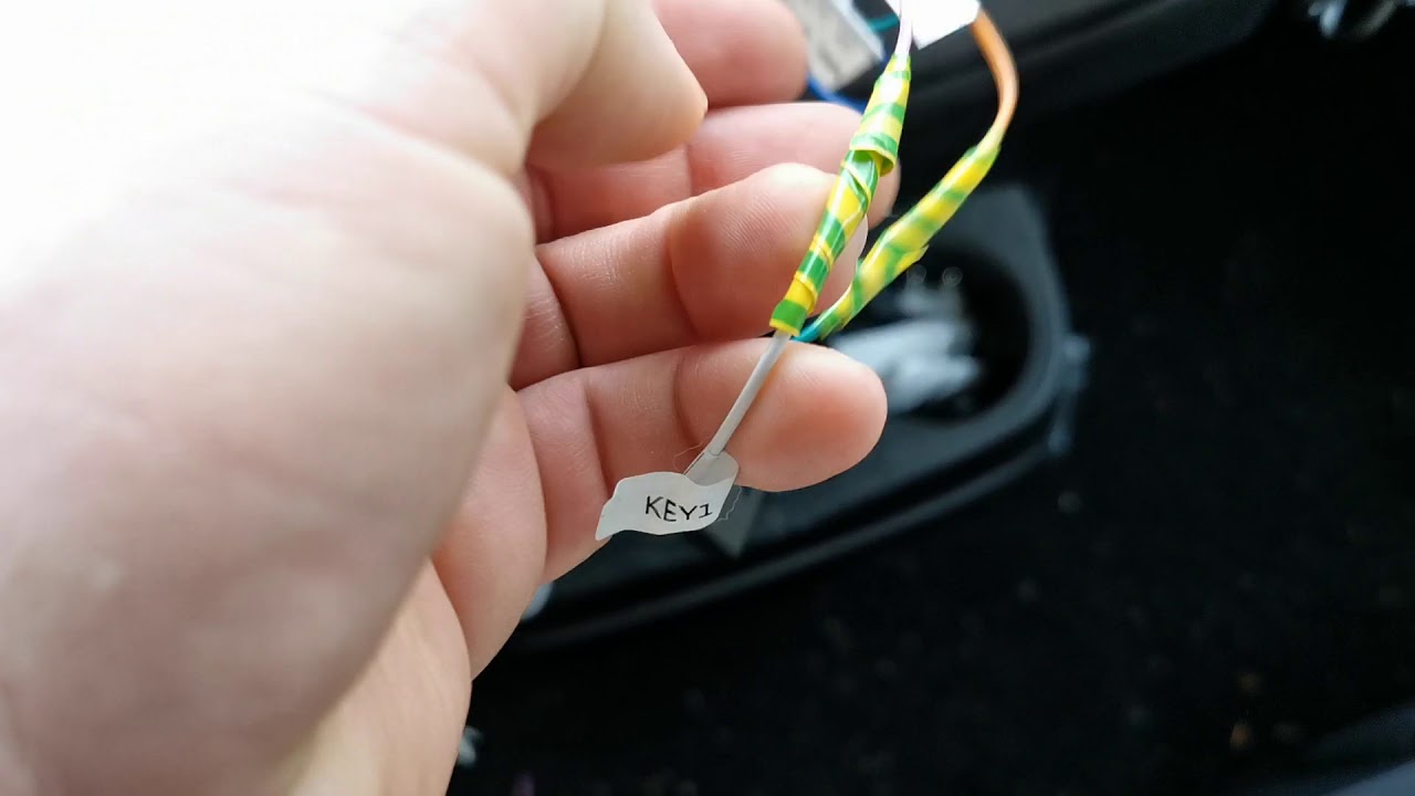 Commande au volant lucampers pour autoradio gps 10 pouces model CC-V10