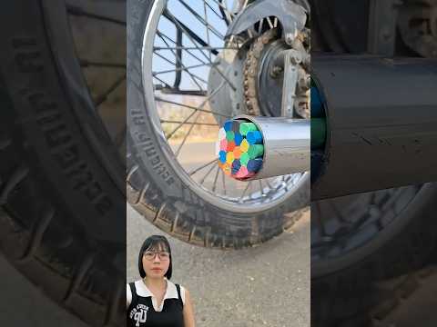 Anh trai nhét sáp màu vào pô xe #trendingshorts #trendingvideo #shorts #shortsviral #viralshorts