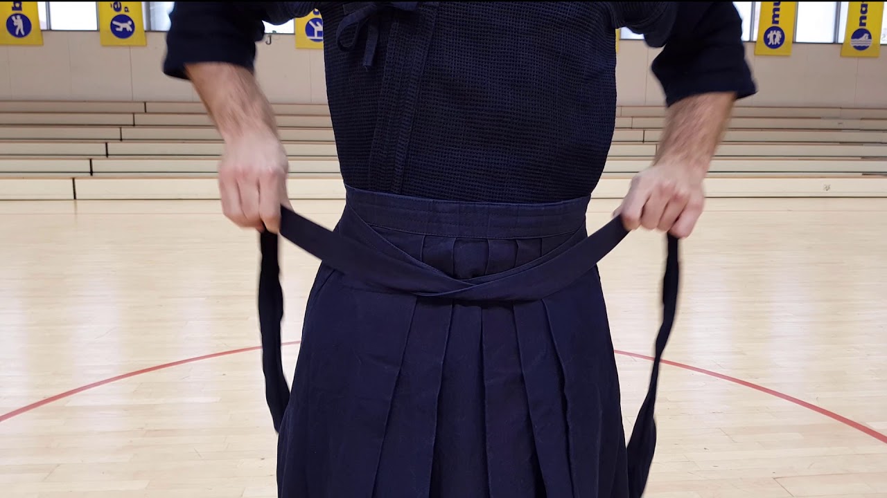 Wiązanie gi oraz hakamy