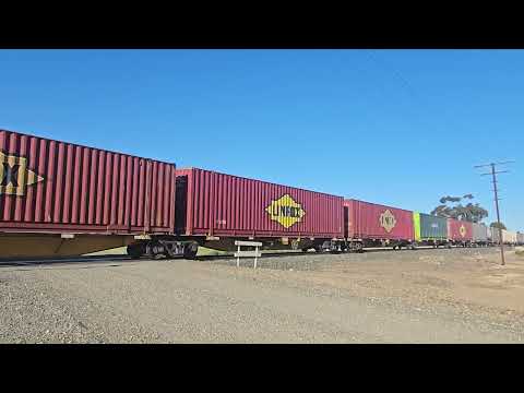 2PM6 PN up "Linfox Express #2" (NR64 NR121, 83P), Perth to Melbourne, 1900, 11/12/25, Murtoa W VIC