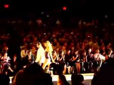 Rosa Cha Fashion Show