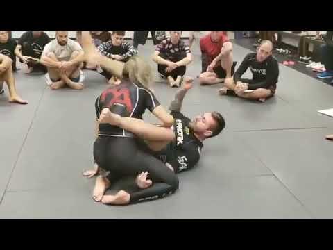 Gordon Ryan - Triangle Variations in Closed Guard