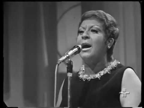 Leny Andrade e Luiz Carlos Vinhas na TV Tupi em 1971 - Preciso aprender a ser só / Batida diferente