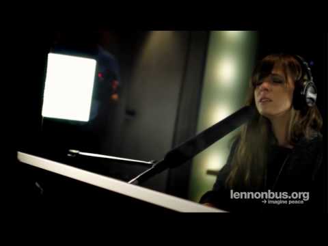 Lennon Bus Live @ SXSW: Laura Jansen - "Single Girls"