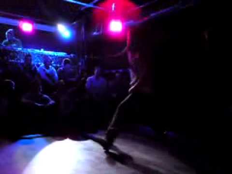 Phrenik (Psycho Stylez) vs Karl (Cannabratz Crew ) - Milk 2009 1on1 battle